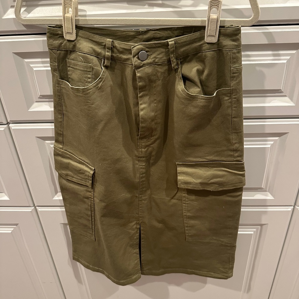 Khaki Cargo Skirt-Size‎ Med